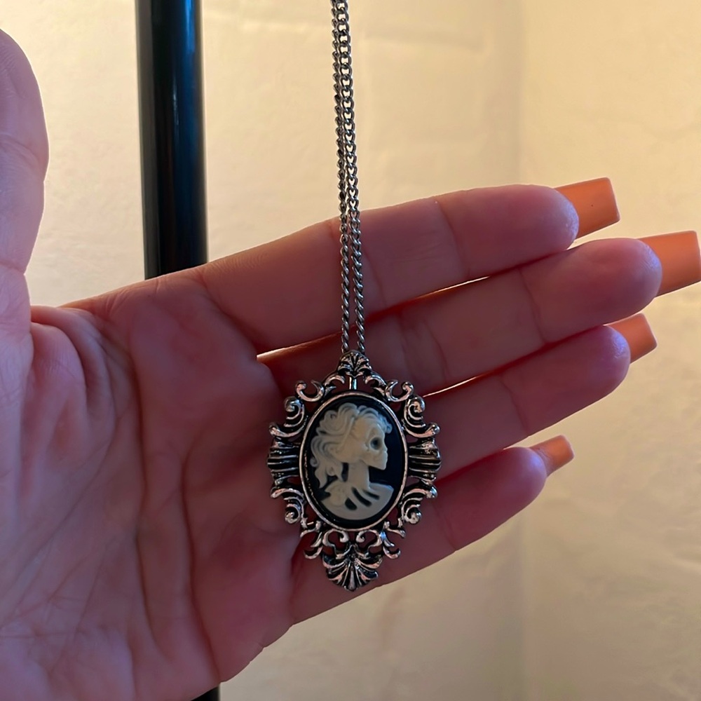 Skeleton bride necklace